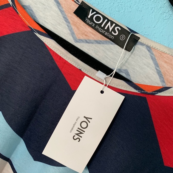 Yoins Chevron Cold Shoulder Top - Picture 4 of 7